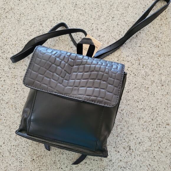 VTG 90s Wilson\'s Leather Croc Embossed Black Mini Backpack Adjustable Purse✨️NWT main image 12